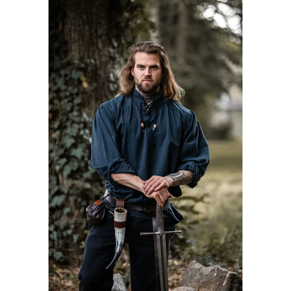 Long pants, shirts, tunics, armor and more for larp and reenactment. Leather belts and footwear, coats and more.