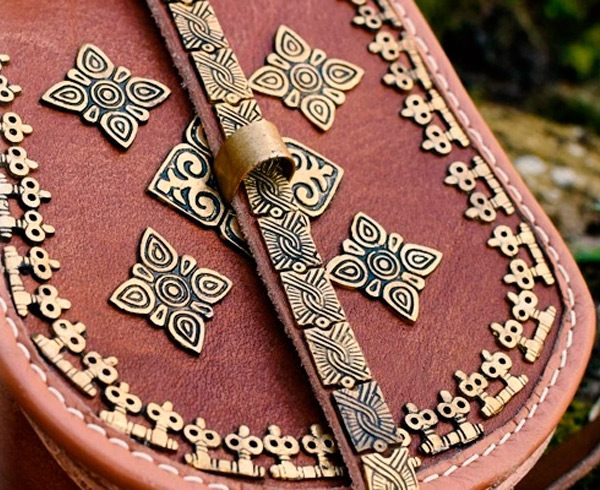 Medieval accessories