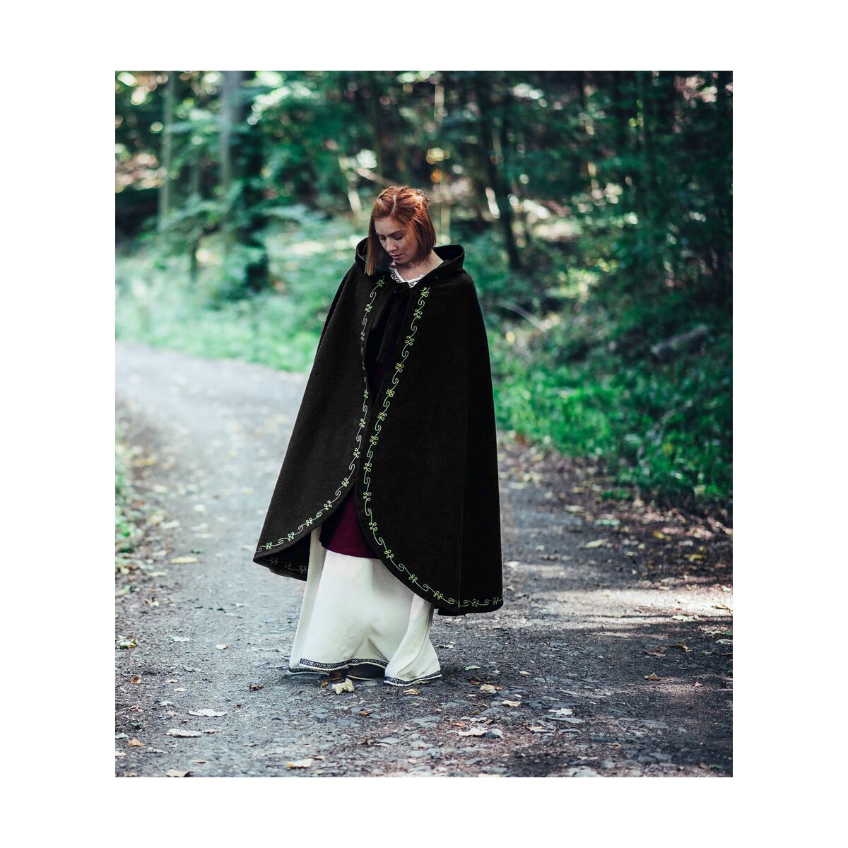 Short Medieval Cape Wool Black