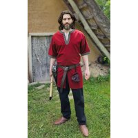 Classic Viking tunic red "Arvid" with knot pattern, short sleeves