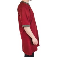 Classic Viking tunic red "Arvid" with knot pattern, short sleeves