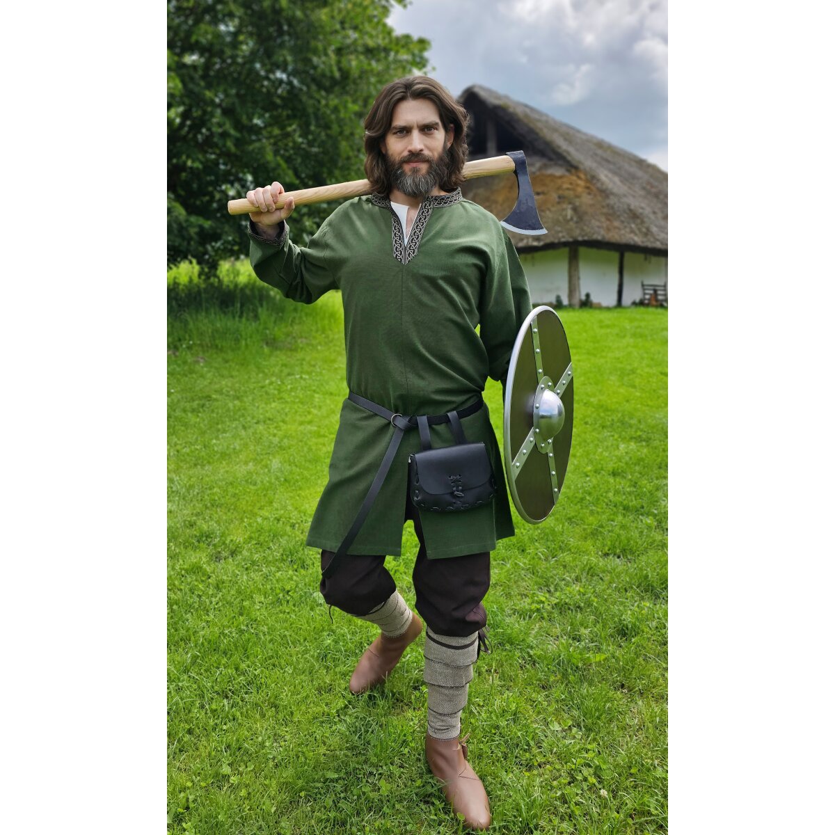 Classic Viking tunic green with knot pattern...