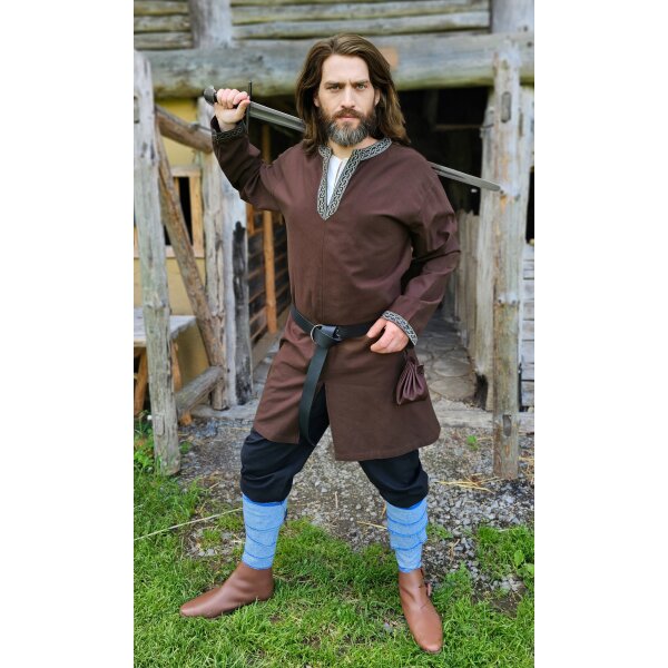 Classic brown Viking tunic with knot pattern "Hakon", long sleeves