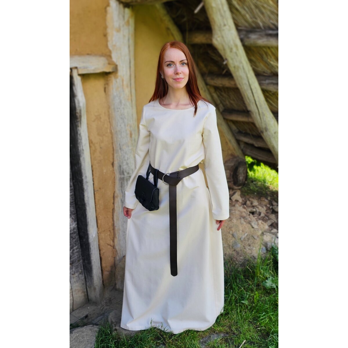 Robe ou sous-robe médiévale classique...