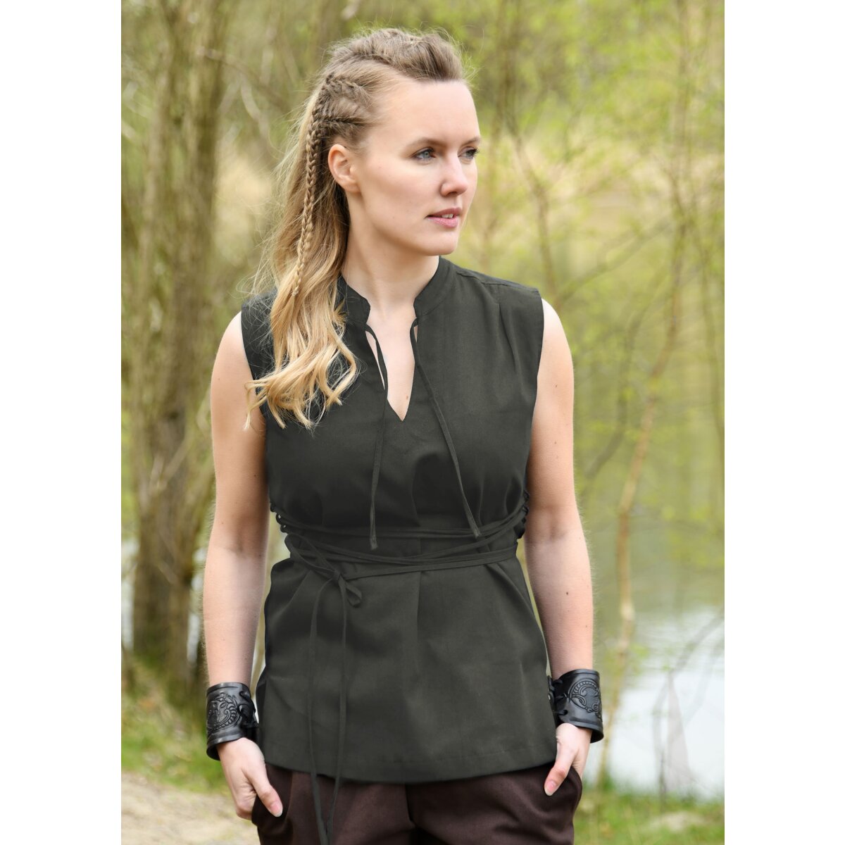 Sleeveless medieval blouse olive green "Levke"