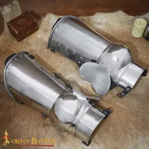 Medieval French leg armour, 14th century, 16 gauge (1.6 mm)