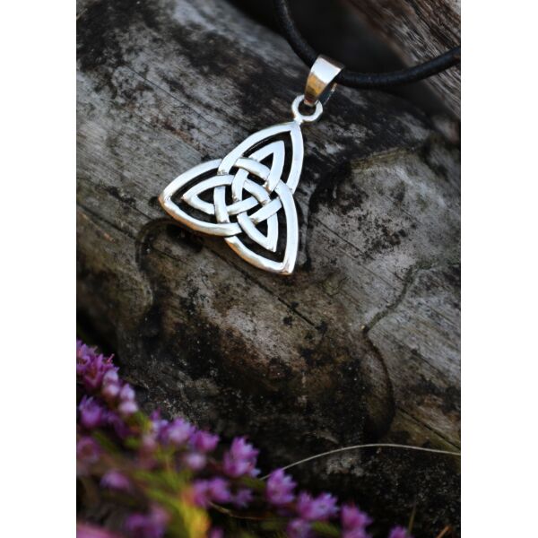 Slver chain pendant, life knot Slver chain pendant, life knot