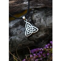 Slver chain pendant, life knot