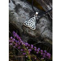 Slver chain pendant, life knot