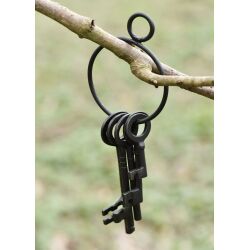Rustic key ring with 5 keys