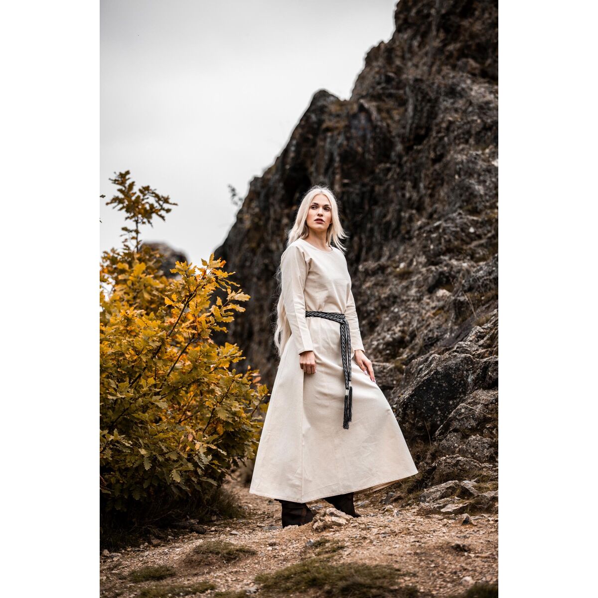 Womens dress Alvilda with round neckline - Medieval