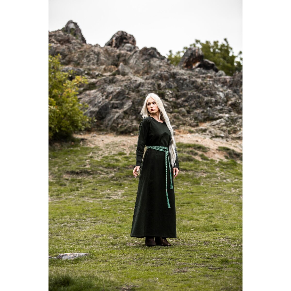 Medieval dress green round neck ankle-le box