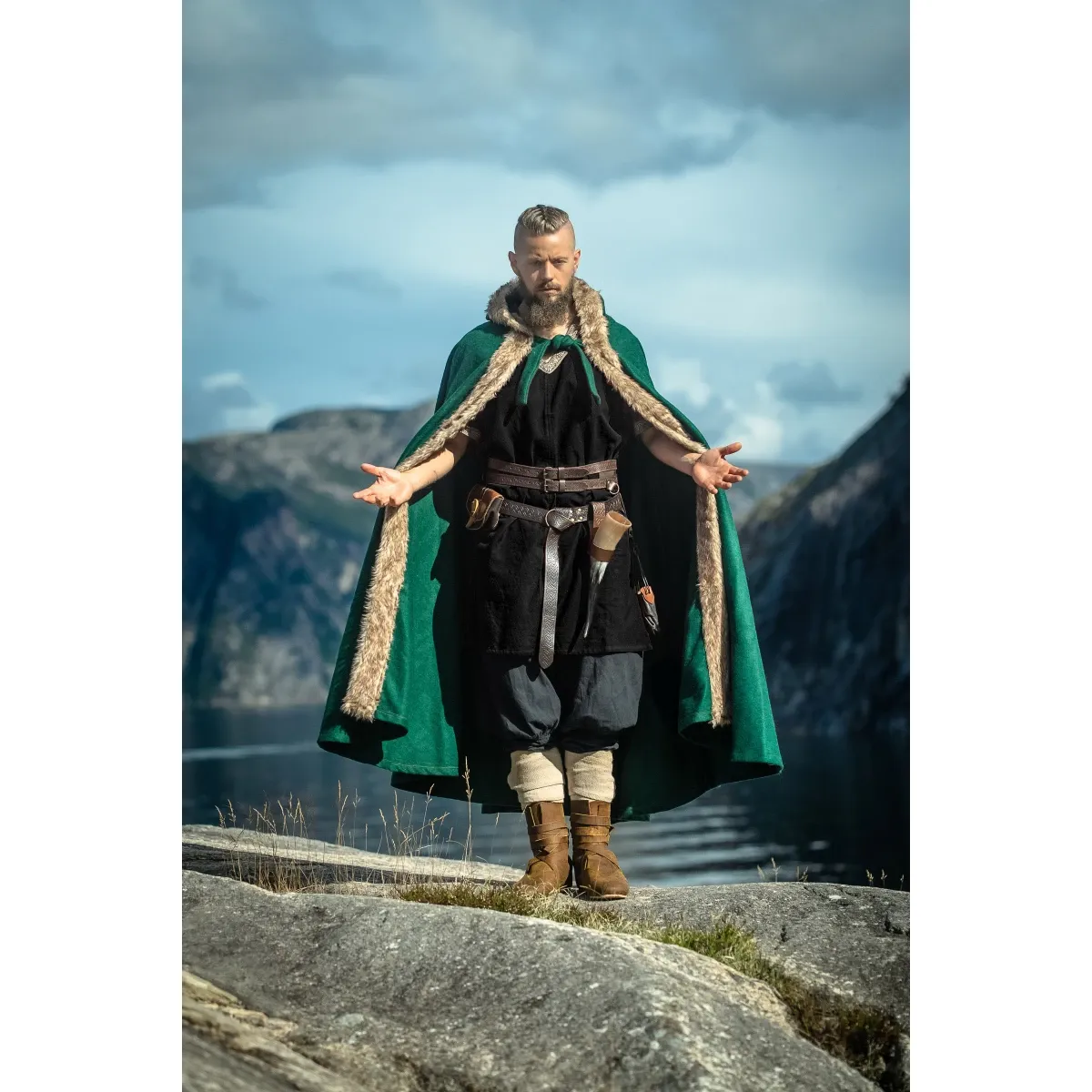 Viking cloak with hood and faux fur trim box