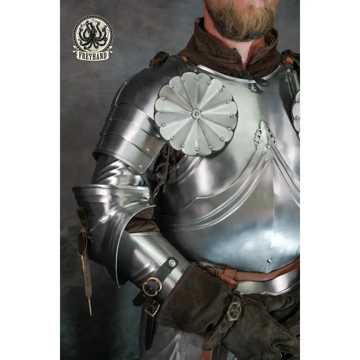 Gothic plate armour floating disc steel  box