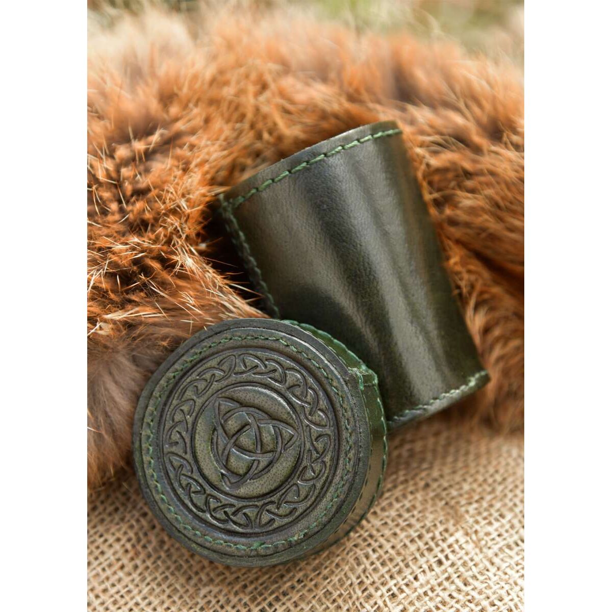 Leather cube-shaped cup with lid – box