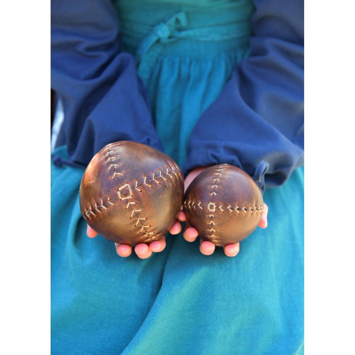 Handcrafted medieval leather ball &ndash box
