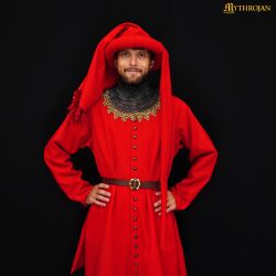 Late medieval woollen houppelande, 14th–15th century, red, second-hand