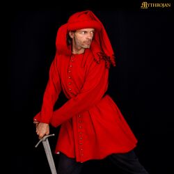 Late medieval woollen houppelande, 14th–15th century, red, second-hand