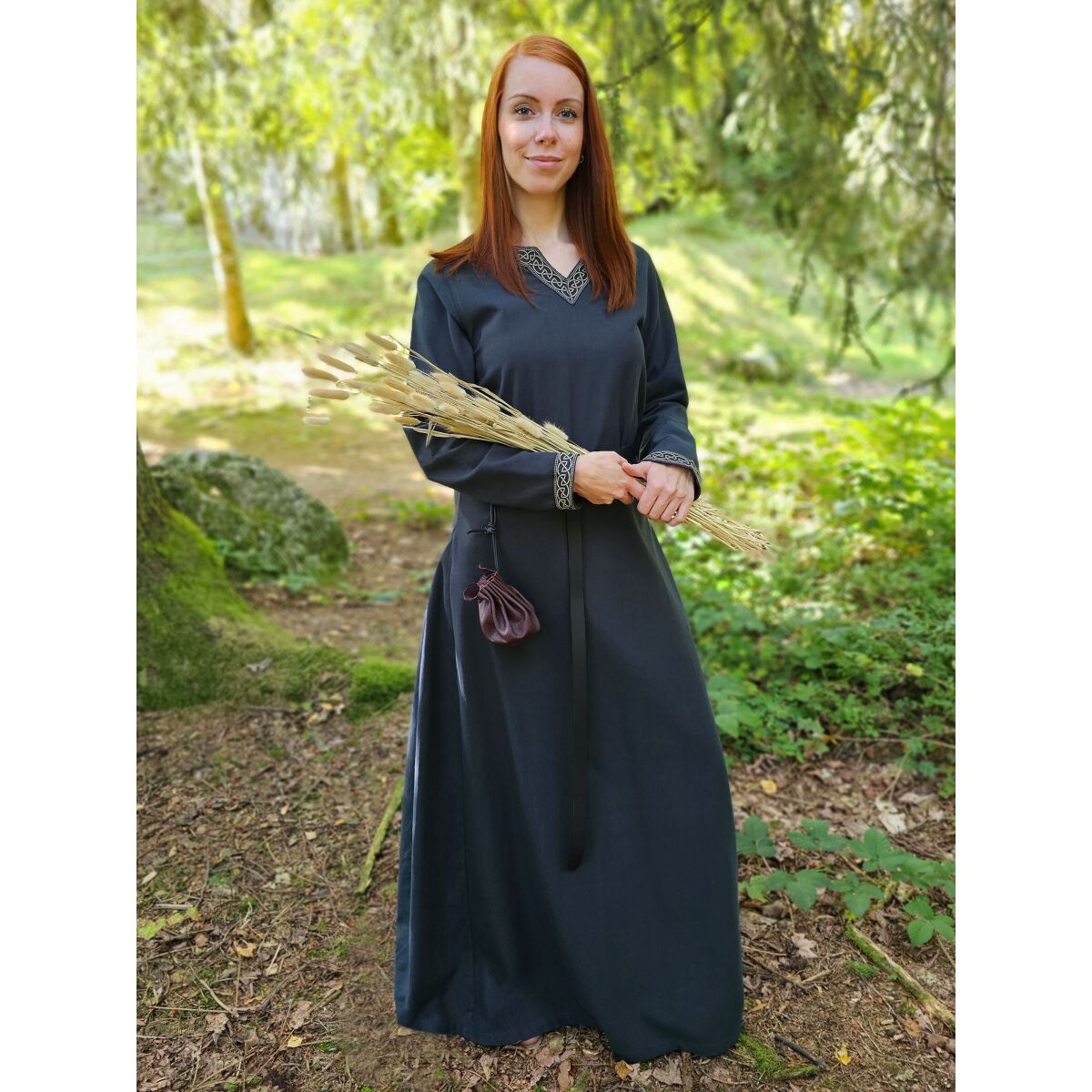 Medieval long-sleeved dress, blue, with ‘Sigyn’ 