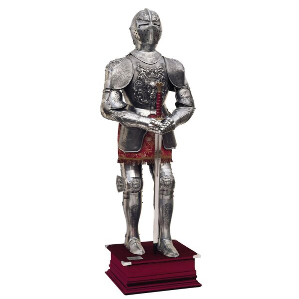 Embossed Carlos V Suit of Armor, Marto